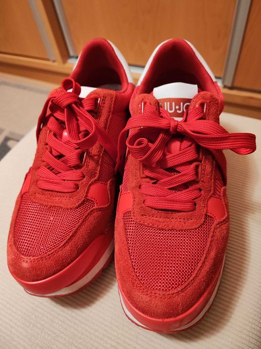 Sapatilhas marca Liujo novas