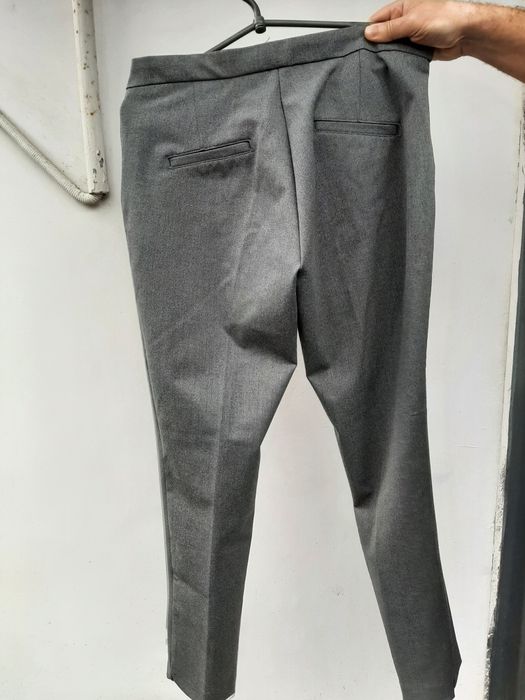 Продам жіночі сірі брюки 42