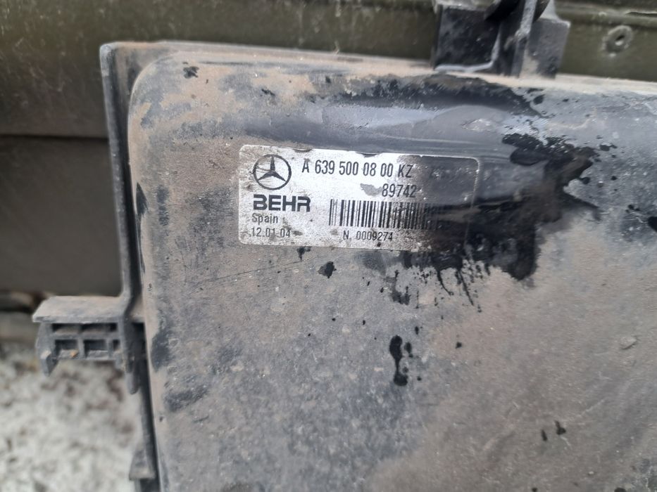 Дифузор радіатора Віто 639 А6395000800 дефект MERCEDES-BENZ