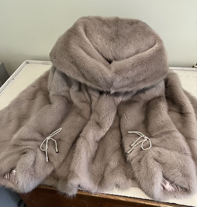 Шикарна норкова шубка-автоледі в новому стані , 48 р, капюшон кобра ,