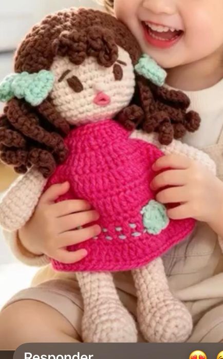 Vendo esta bonequinha que Será a primeira amiga de sua filha