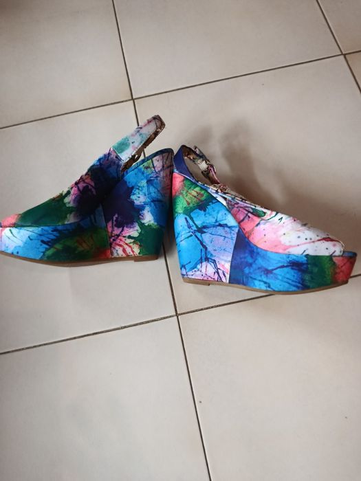 Sandália de verão multicolor