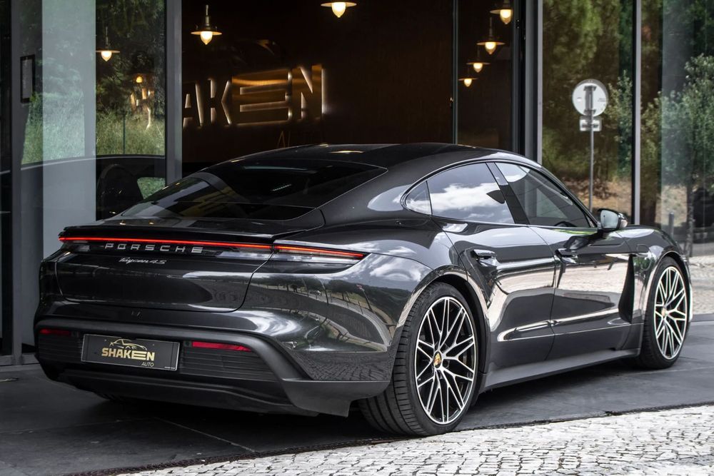 Porsche Taycan 4S