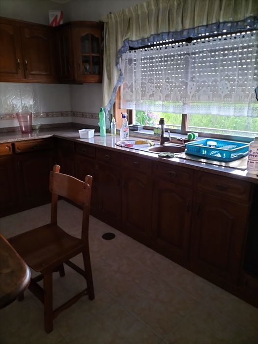 Alugo apartamento T2 em Baltar paredes com parque privado acessos directo a autoestrada para férias