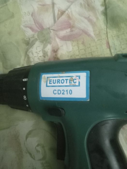 Аккумуляторный шуруповерт 18V