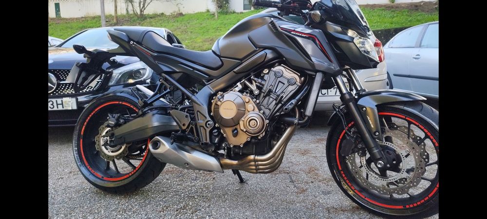 Cb650f ano 2017 , revisão feita com pneus novos
