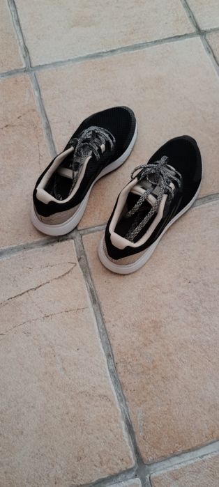 Tênis adidas senhora