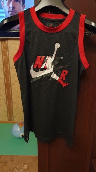 Фирменную Майку Jordan