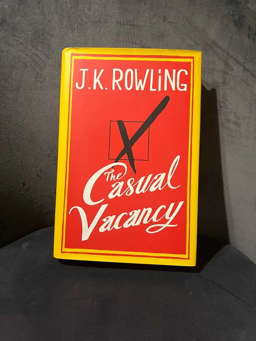 Livro/ Book "The Casual Vacancy" - J. K. Rowling (Hardcover)