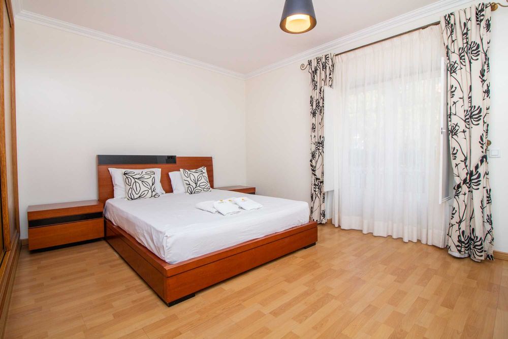 Oura Sunrise 3B Apartmento T3 - 300metros da praia da Oura