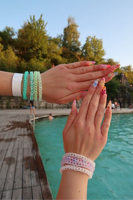 Bransoletki Rainbow Loom Świecące w Ciemności