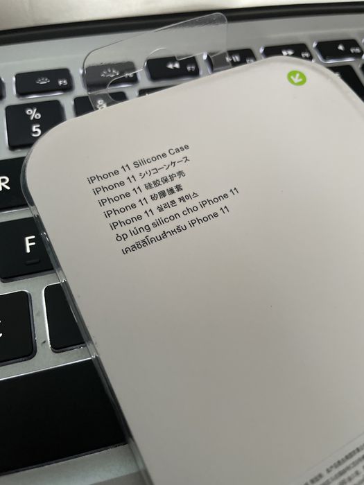 Capa iPhone 11 em silicone64730089753474121