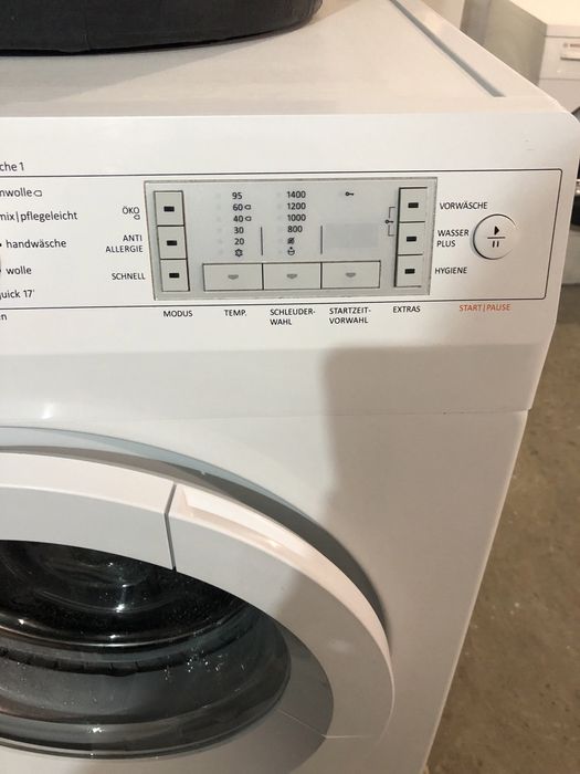 Пральна машина з Німеччини з баком для води