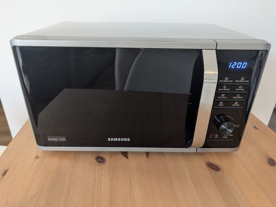 Mikrofala Samsung funkcja GRILL
