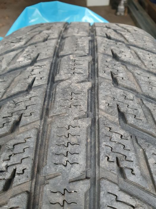Opony zimowe 225/60r17 NOKIAN