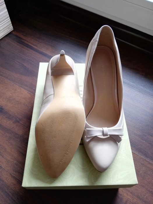 Buty ecru rozmiar 38
