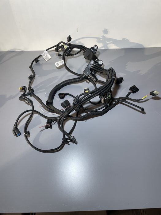 Патрубки шланги системы охлаждения и подачи топлива мотора s58b30 BMW