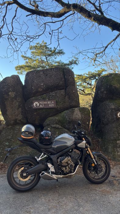 Honda CB650R E-Clutch 2025 35kw