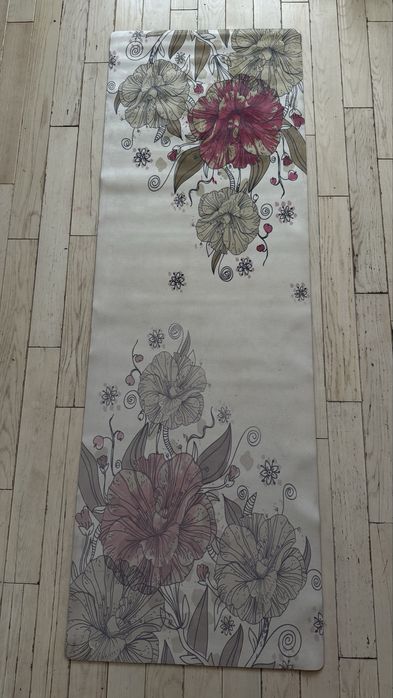 Йогамат замшевий із декором з ніжних квітів