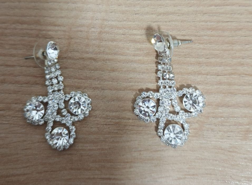 Продам Кольє та сережки