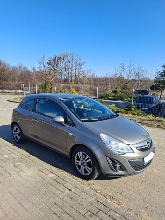 Opel Corsa D 1.2  70km 2011r