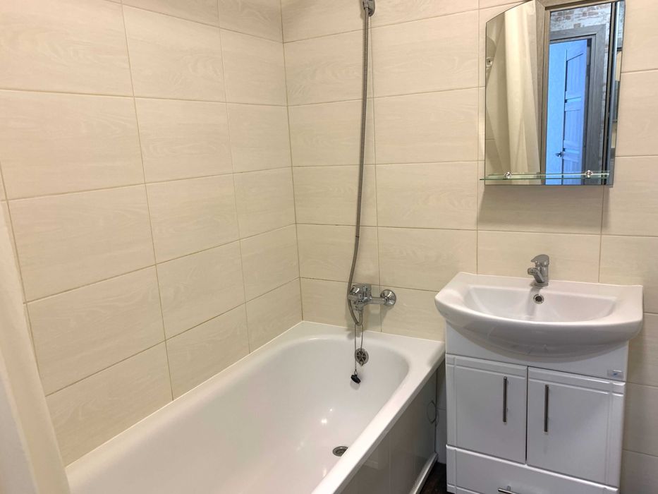 Дружба.Поруч парк. 1 кімната. Квартира подобово