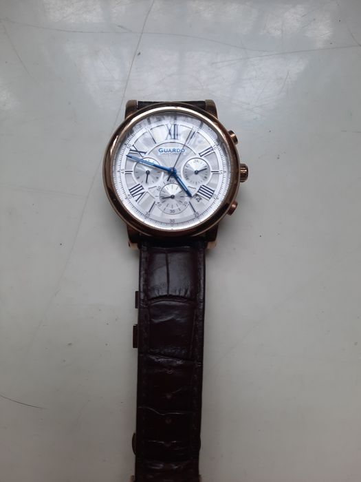 Продам часы. 1000гр