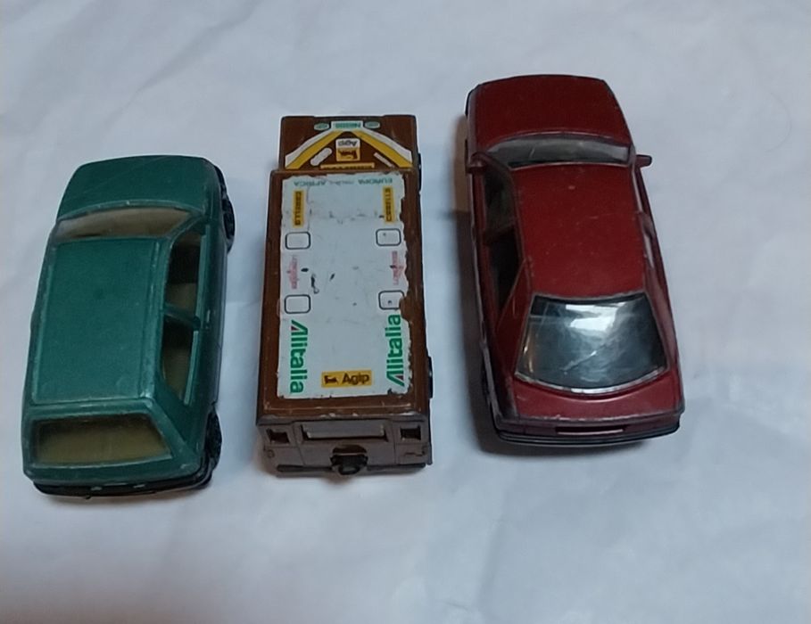 Lote de 3 miniaturas em escala 1/43