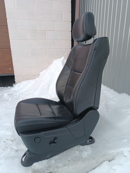 Сидіння Водія з Джип Гранд Чироккі Водітельська  СидухаБус