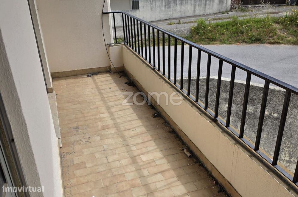Apartamento T3 com garagem | São Martinho do Bispo | Para remodelar