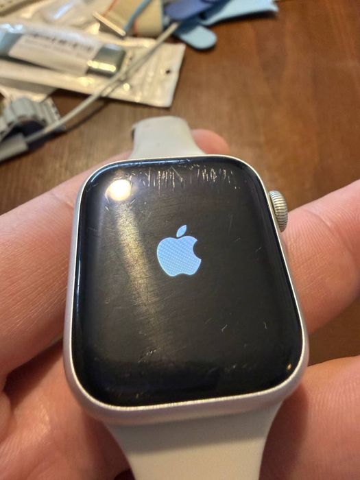 Apple watch 8, 41 mm + ремінці