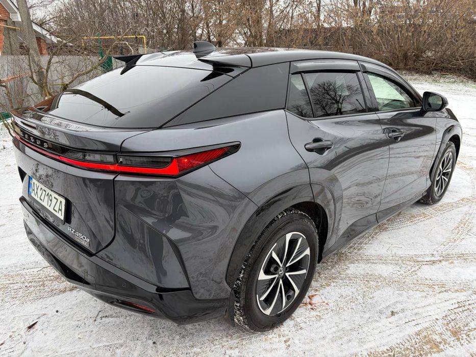Lexsus rz 2023 повний привід