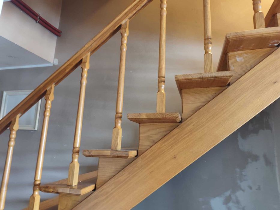 Schody jesionowe (z demontażu)