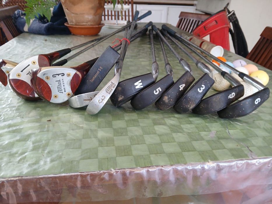 Jogo de tacos de golfe americanos com carrinho Wilson