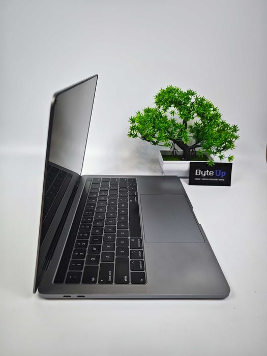 Apple MacBook A1989 13,3"  i7/16GB/256GB , 2019 rok, GWARANCJA