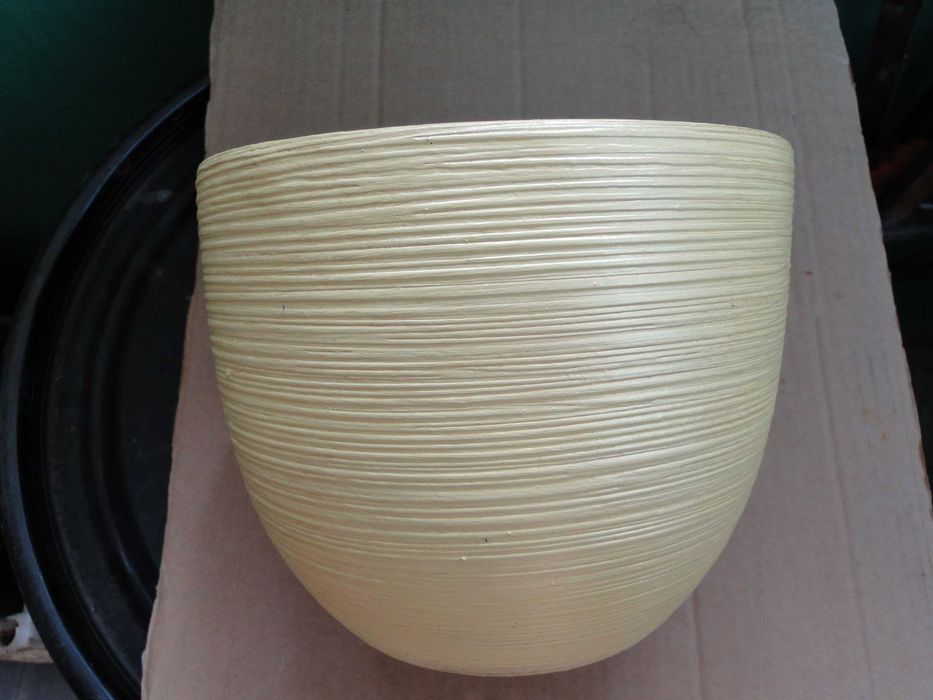 Doniczka do kwiatów ceramiczna