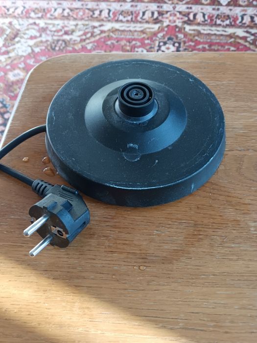 Продам електрочайник не працюючийй