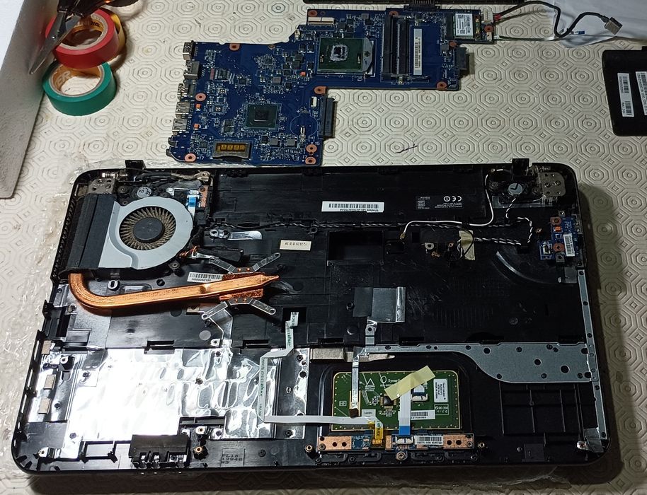 Peças Portátil Toshiba Satellite C855-1U7 Pedroso E Seixezelo •