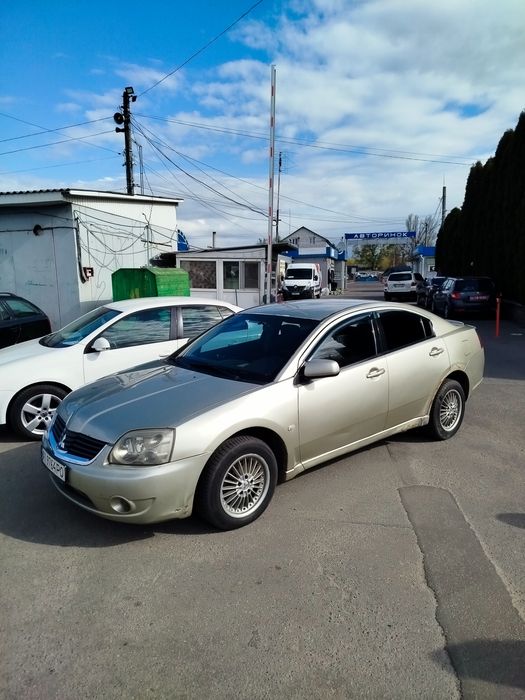 Mitsubishi Galant