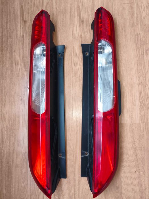 Conjunto Faróis / Ópticas Ford Focus Mk2 (Frente e Trás)