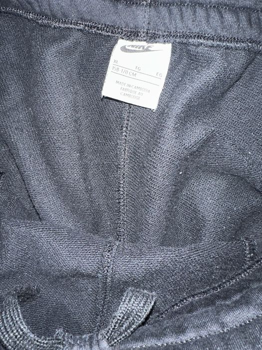 Спортивні штани найк! Одягались пару разів за деталями в повідомленнях