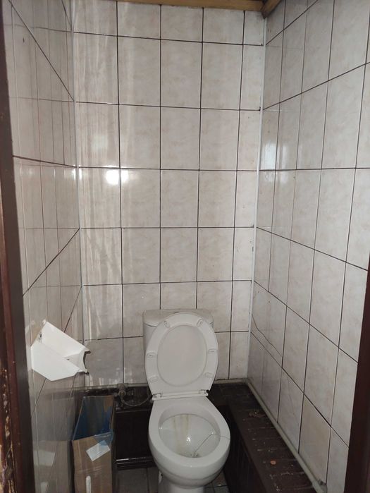 Продаж комерційного приміщення площею 235,0 кв.м, 2 км до міста, с. Милуші
