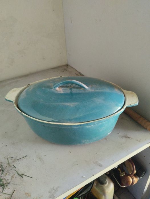 Stary garnek żeliwny  PRL