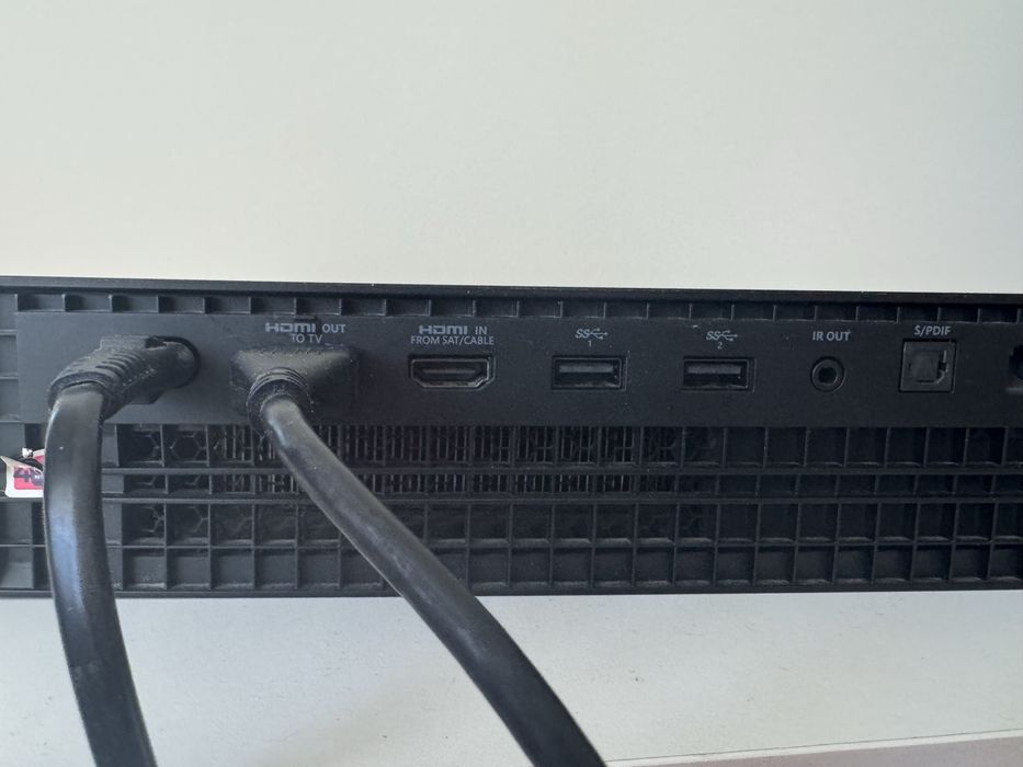 Xbox One X 1TB ігрова приставка