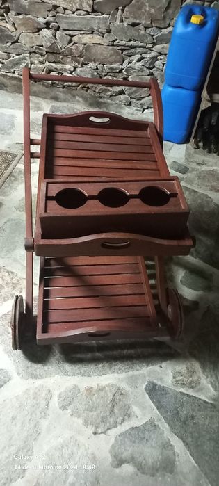 Um bonito Carrinho de Chá