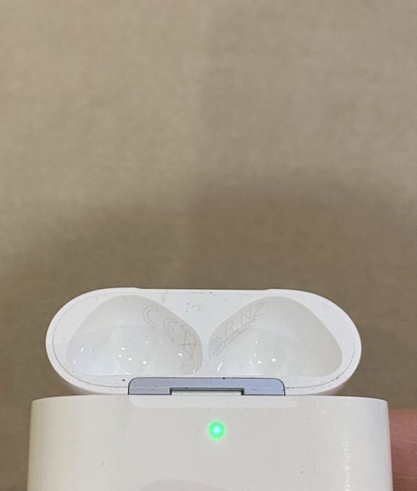 Airpods 4 кейс зарядний без навушників