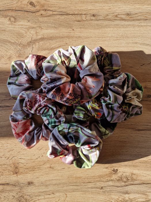 welurowa scrunchie do włosów gumka do włosów handmade prezent