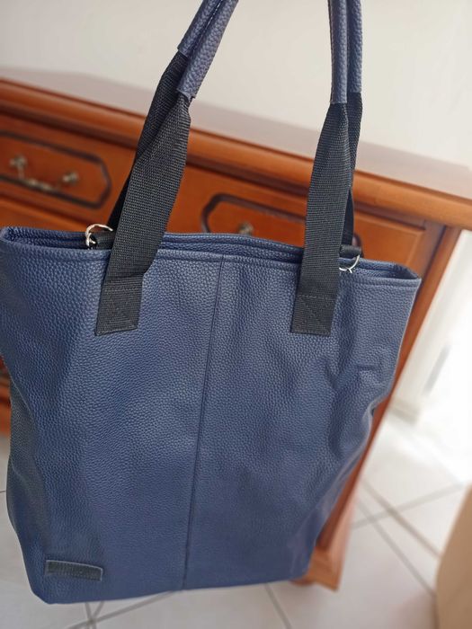 Granatowa duża torba, skóra eko, pod pachę lub na dlugim pasku, nowa