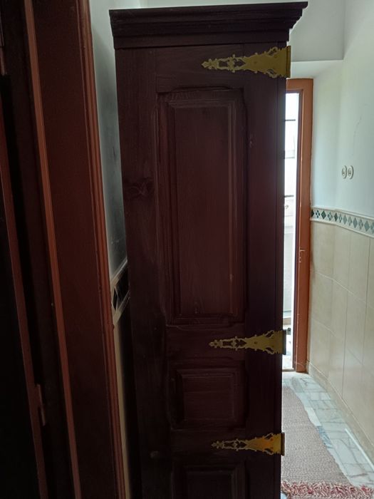 Móvel antigo para loiça