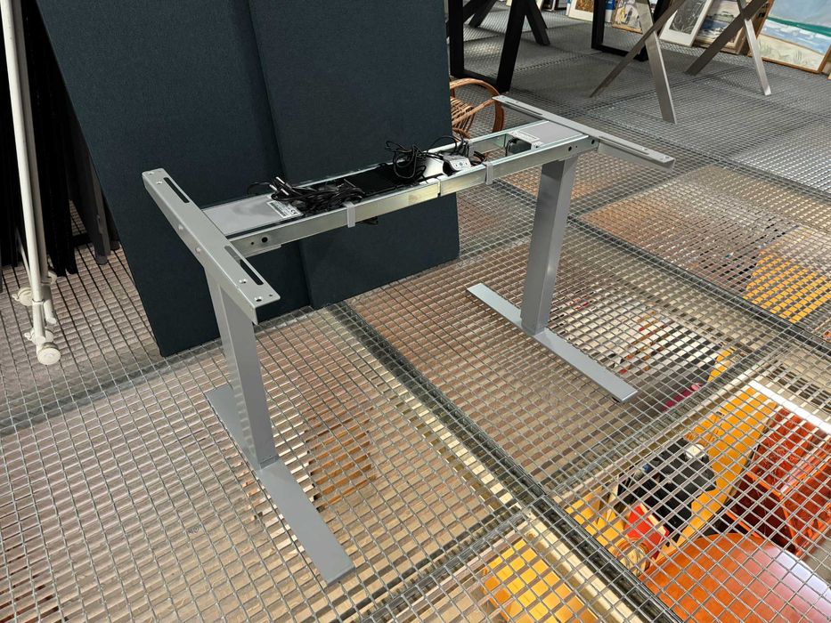 Stelaż z elektryczną regulacją wysokości biurko elektryczne Swedstyle